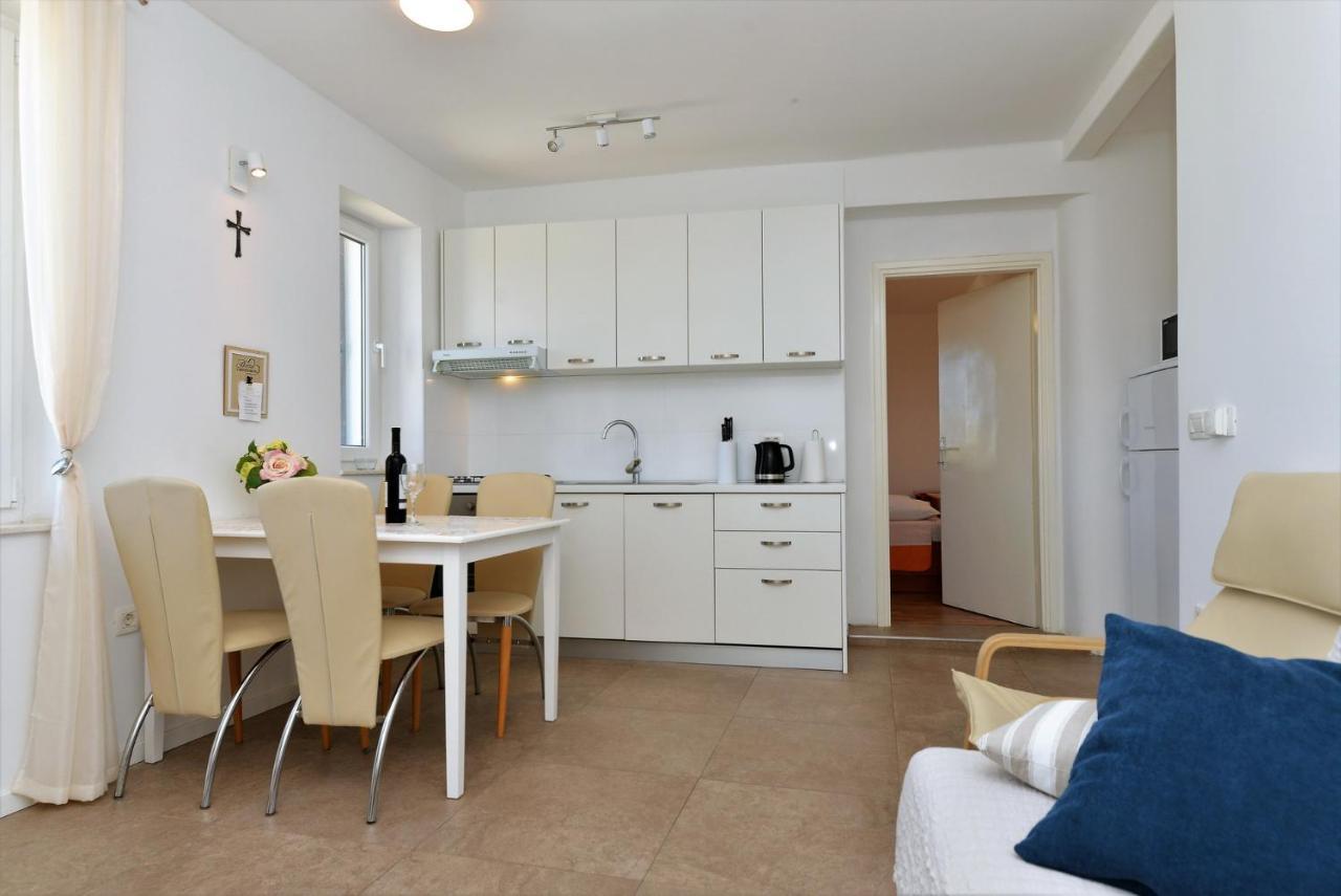 Beach Apartment Vami With Sea View Murter Exterior foto