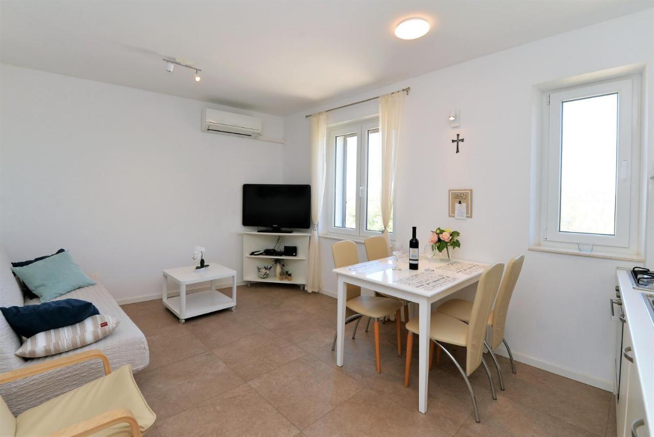 Beach Apartment Vami With Sea View Murter Exterior foto