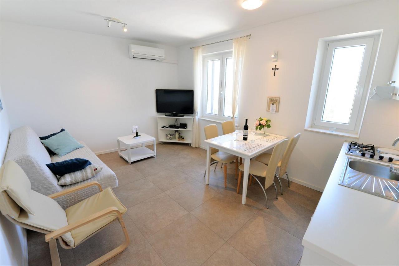 Beach Apartment Vami With Sea View Murter Exterior foto