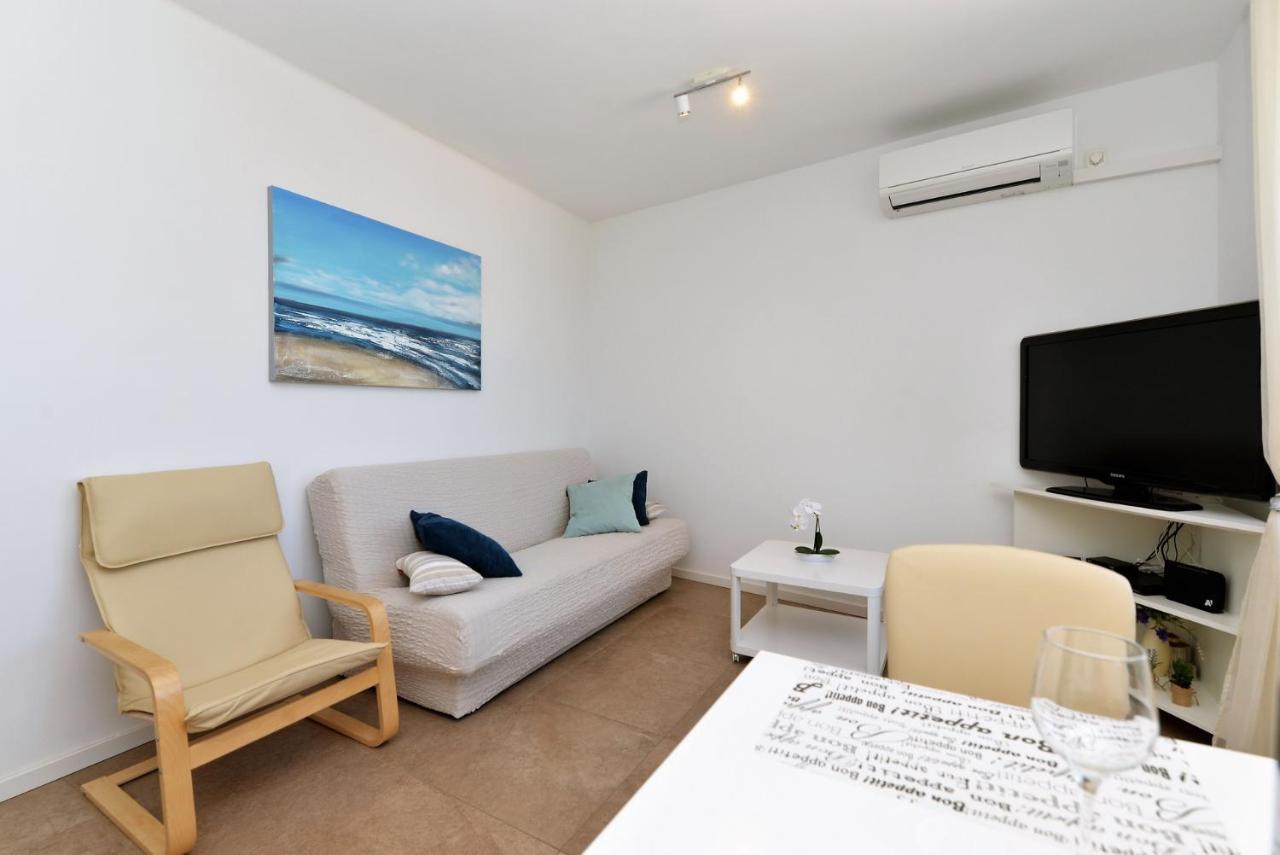 Beach Apartment Vami With Sea View Murter Exterior foto